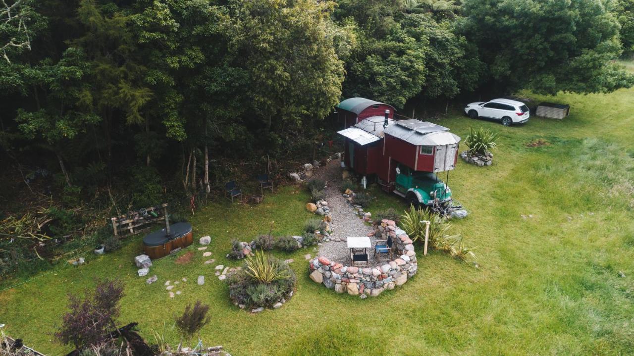 Alpacas Off Grid - House Truck Campsite *